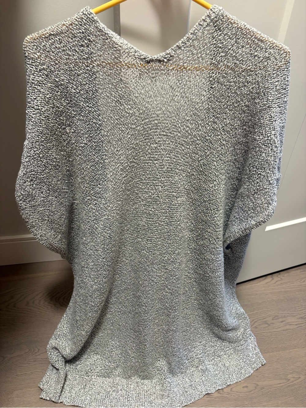Community Ionic Cape - Picture 10 of 11